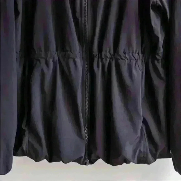 RARE Lululemon Cinched-Waist
Hooded Jacket Size‎ 6 Black - Picture 2 of 7